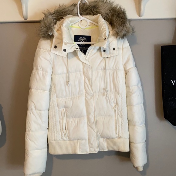 American Eagle White Puffer Jacket 
